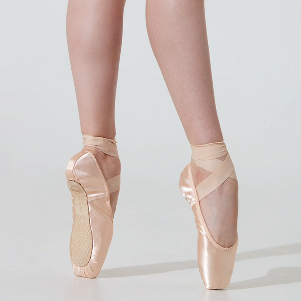 Triumph Pointe Shoe