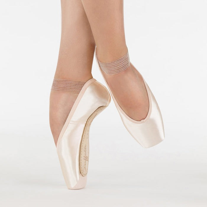 Royale Pointe Shoe