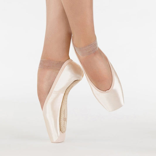 Royale Pointe Shoe